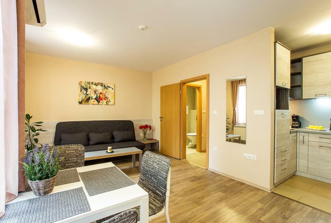 Hotel Place By Hmg